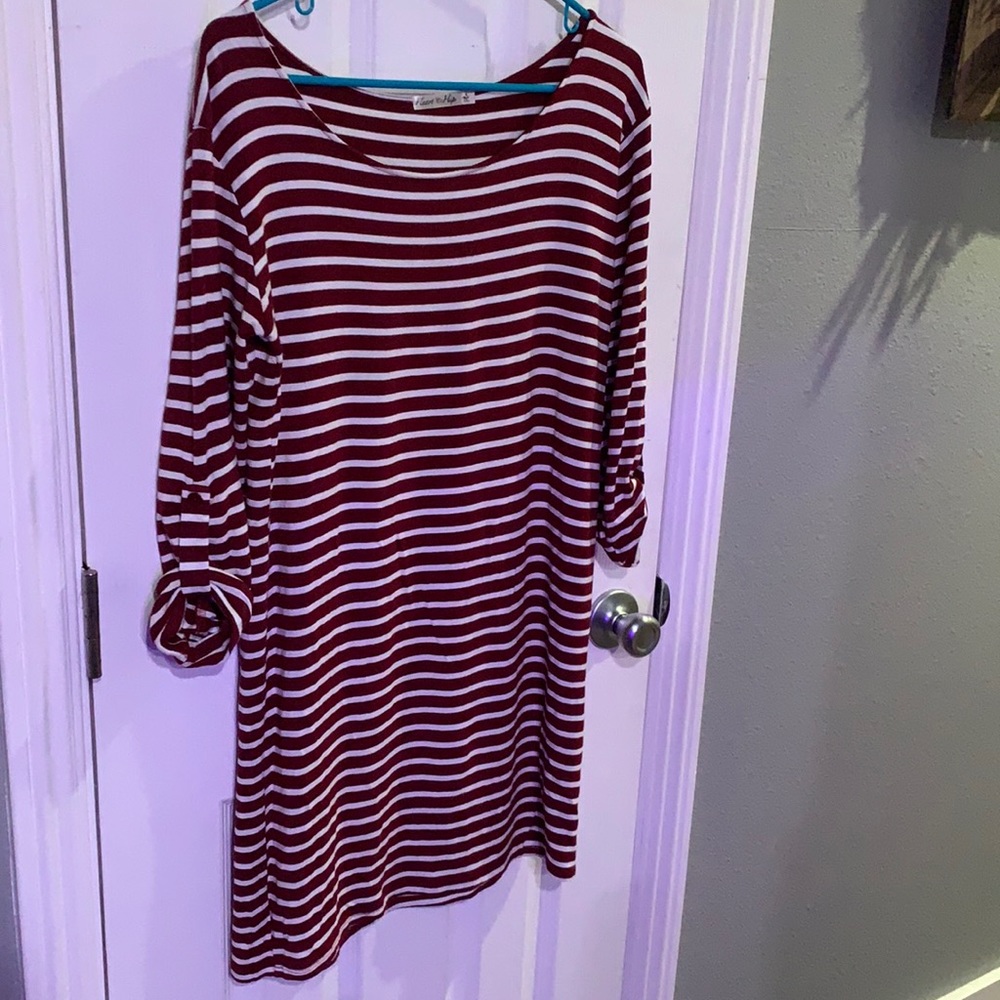 Form fitting 3/4 sleeve dress